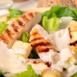 Receita de Salada Caesar com Frango Grelhado